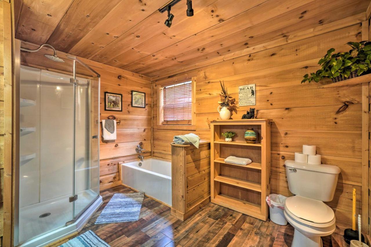 Sevierville Sanctuary Hot Tub, Pool Table And Deck! Bagian luar foto