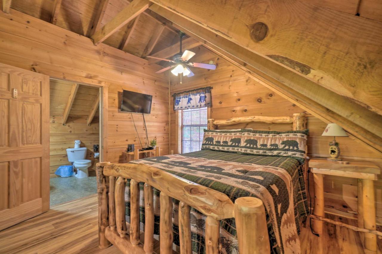 Sevierville Sanctuary Hot Tub, Pool Table And Deck! Bagian luar foto