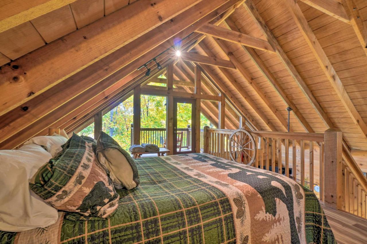 Sevierville Sanctuary Hot Tub, Pool Table And Deck! Bagian luar foto