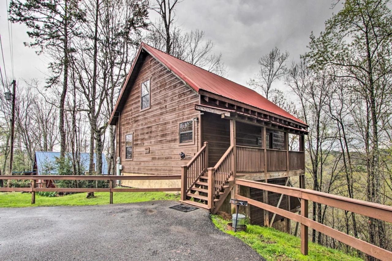 Sevierville Sanctuary Hot Tub, Pool Table And Deck! Bagian luar foto