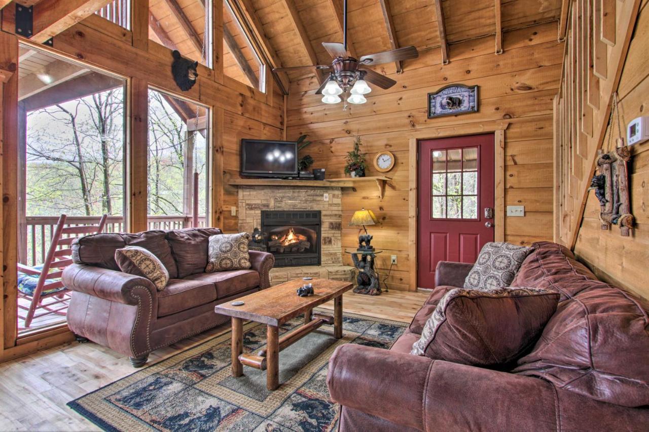 Sevierville Sanctuary Hot Tub, Pool Table And Deck! Bagian luar foto