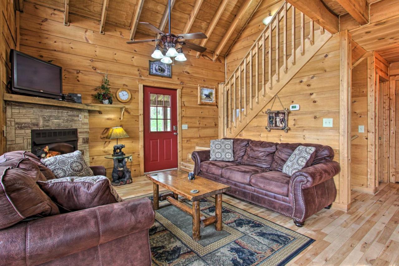 Sevierville Sanctuary Hot Tub, Pool Table And Deck! Bagian luar foto