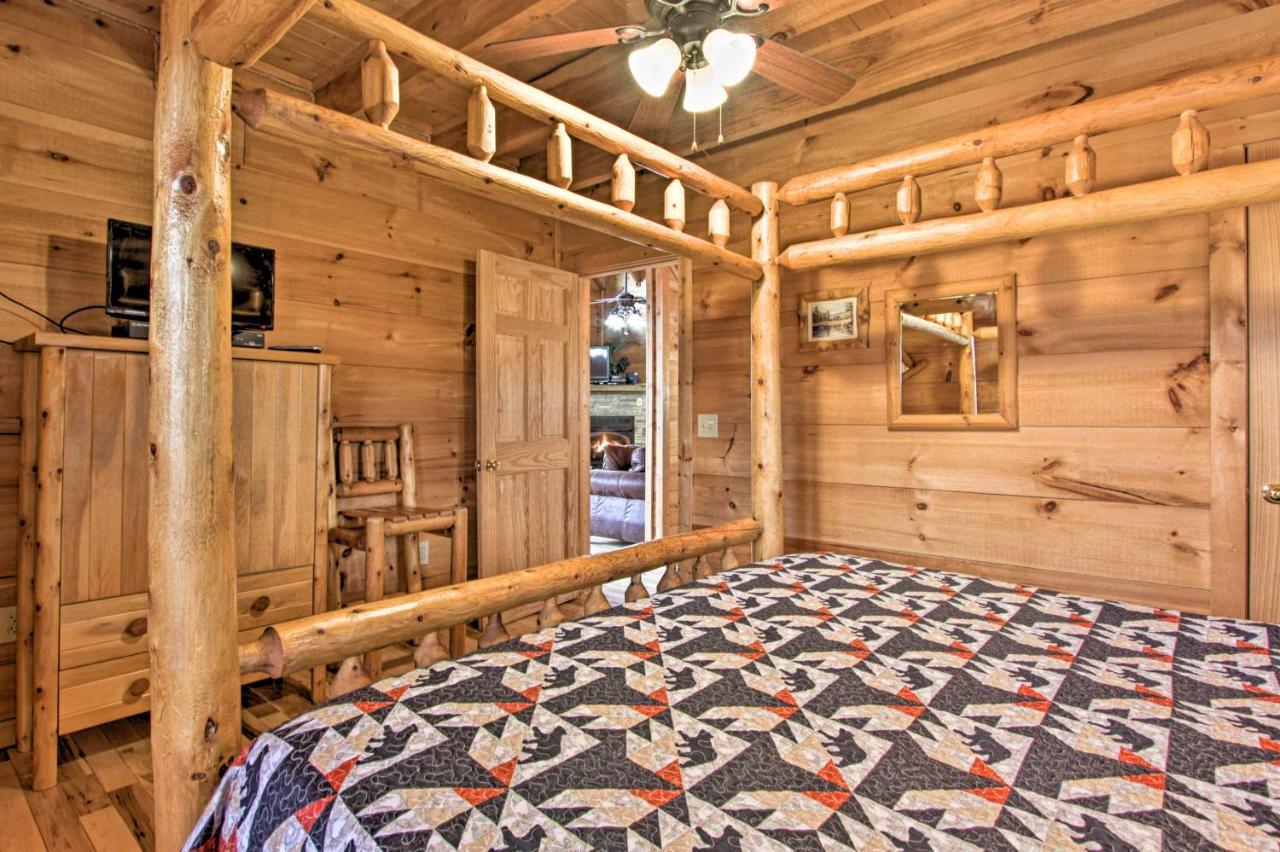 Sevierville Sanctuary Hot Tub, Pool Table And Deck! Bagian luar foto