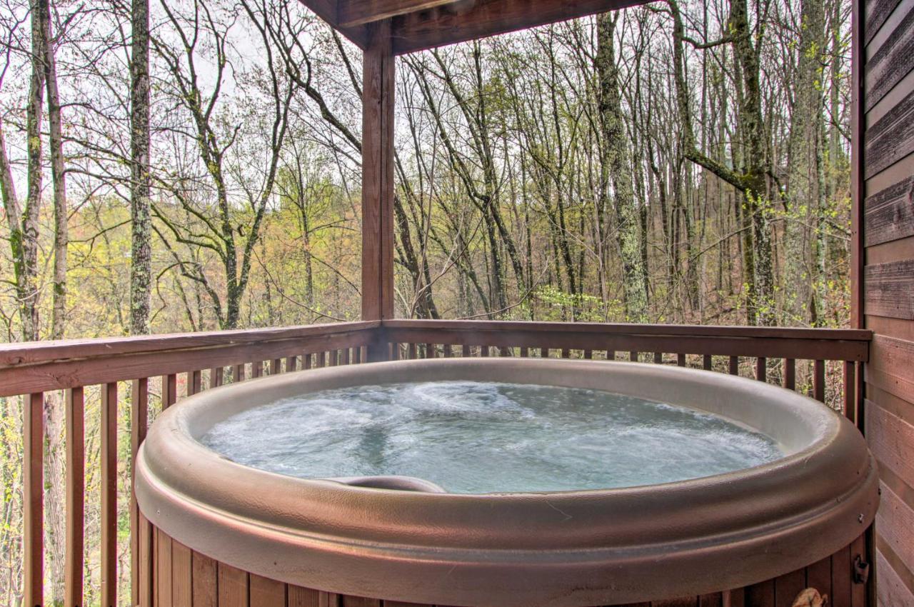 Sevierville Sanctuary Hot Tub, Pool Table And Deck! Bagian luar foto
