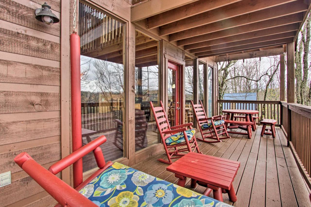 Sevierville Sanctuary Hot Tub, Pool Table And Deck! Bagian luar foto