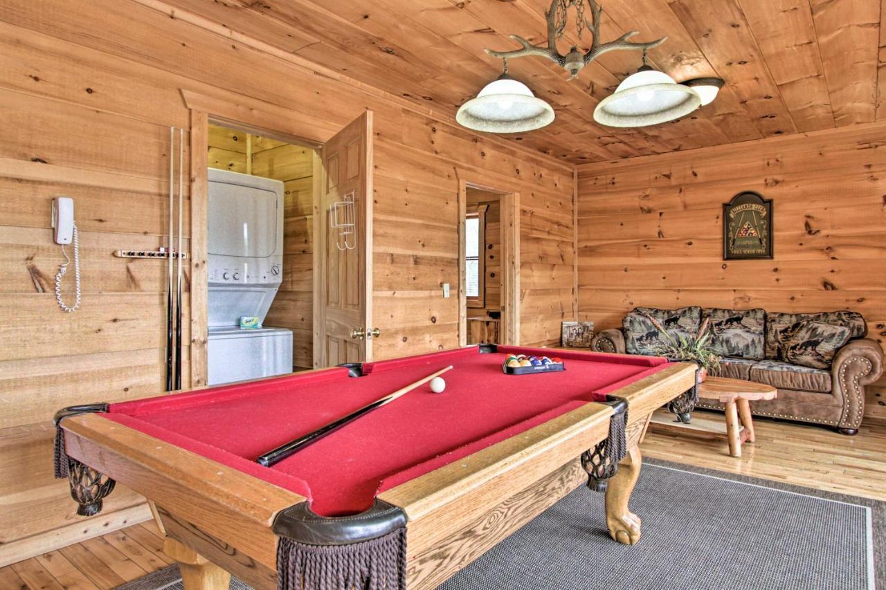 Sevierville Sanctuary Hot Tub, Pool Table And Deck! Bagian luar foto
