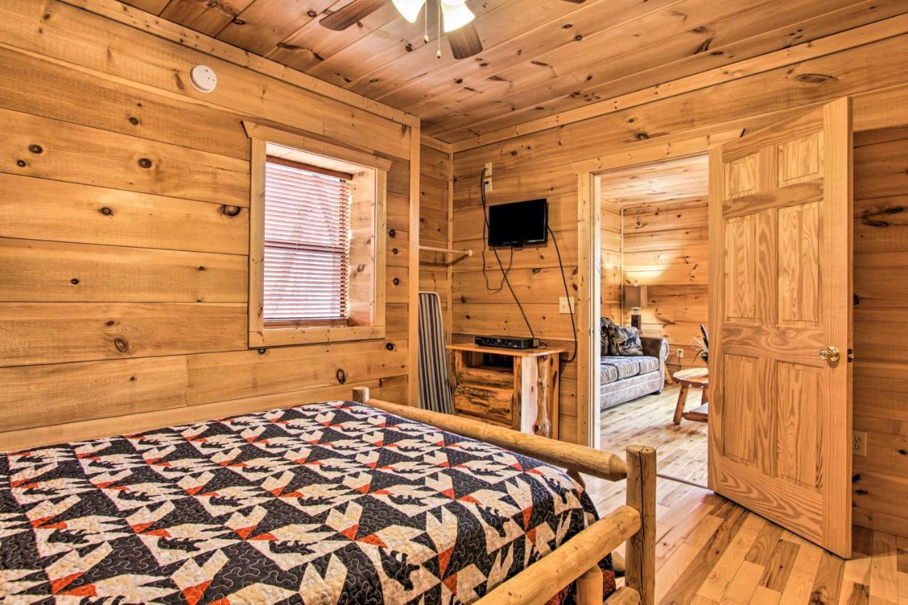 Sevierville Sanctuary Hot Tub, Pool Table And Deck! Bagian luar foto